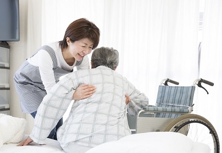 介助